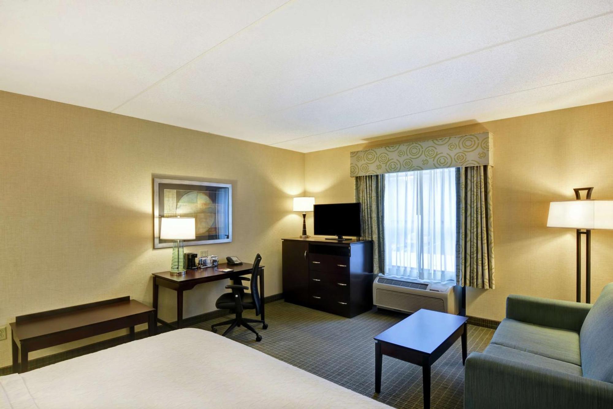 Hampton Inn & Suites Уилкс Бар Екстериор снимка