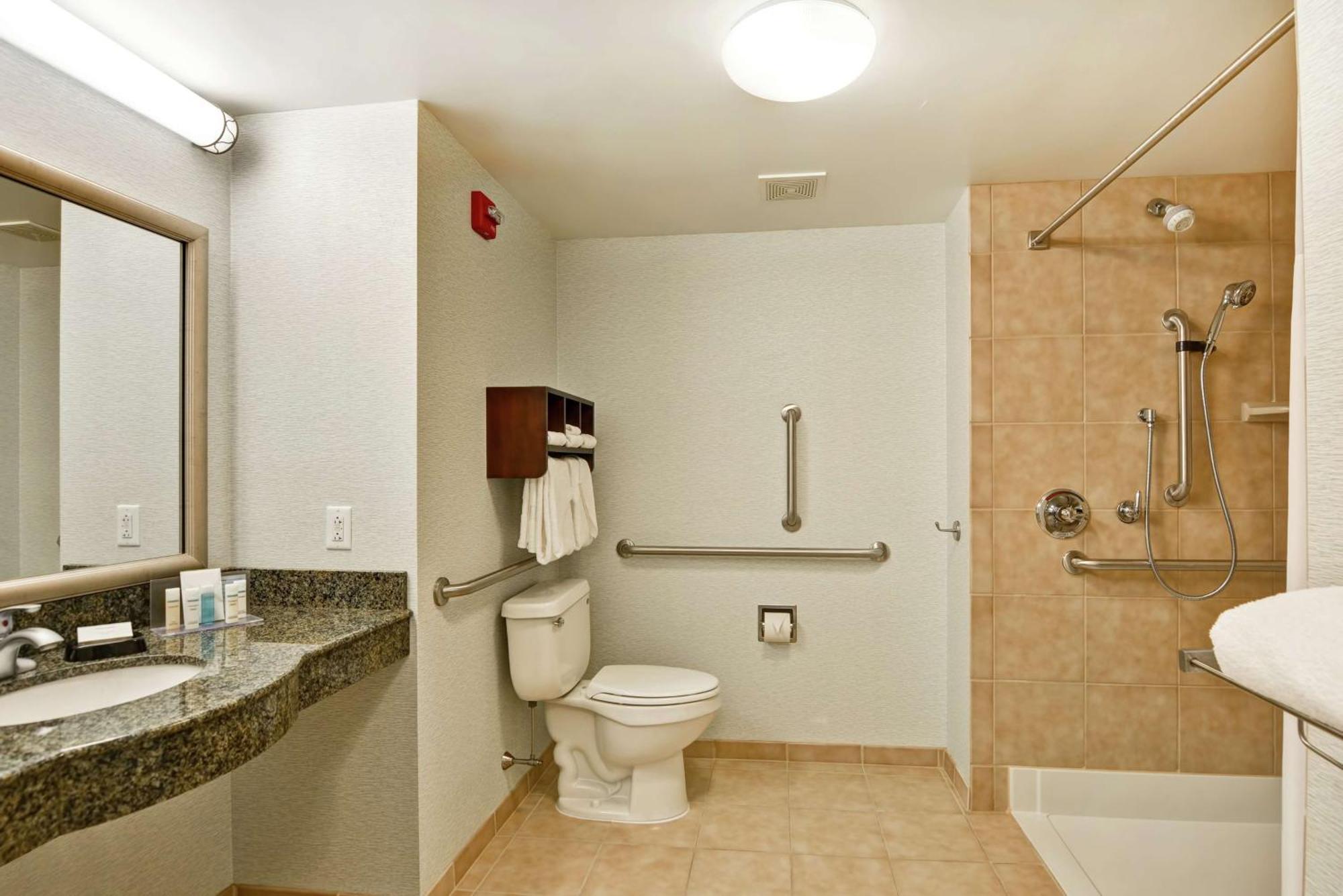 Hampton Inn & Suites Уилкс Бар Екстериор снимка