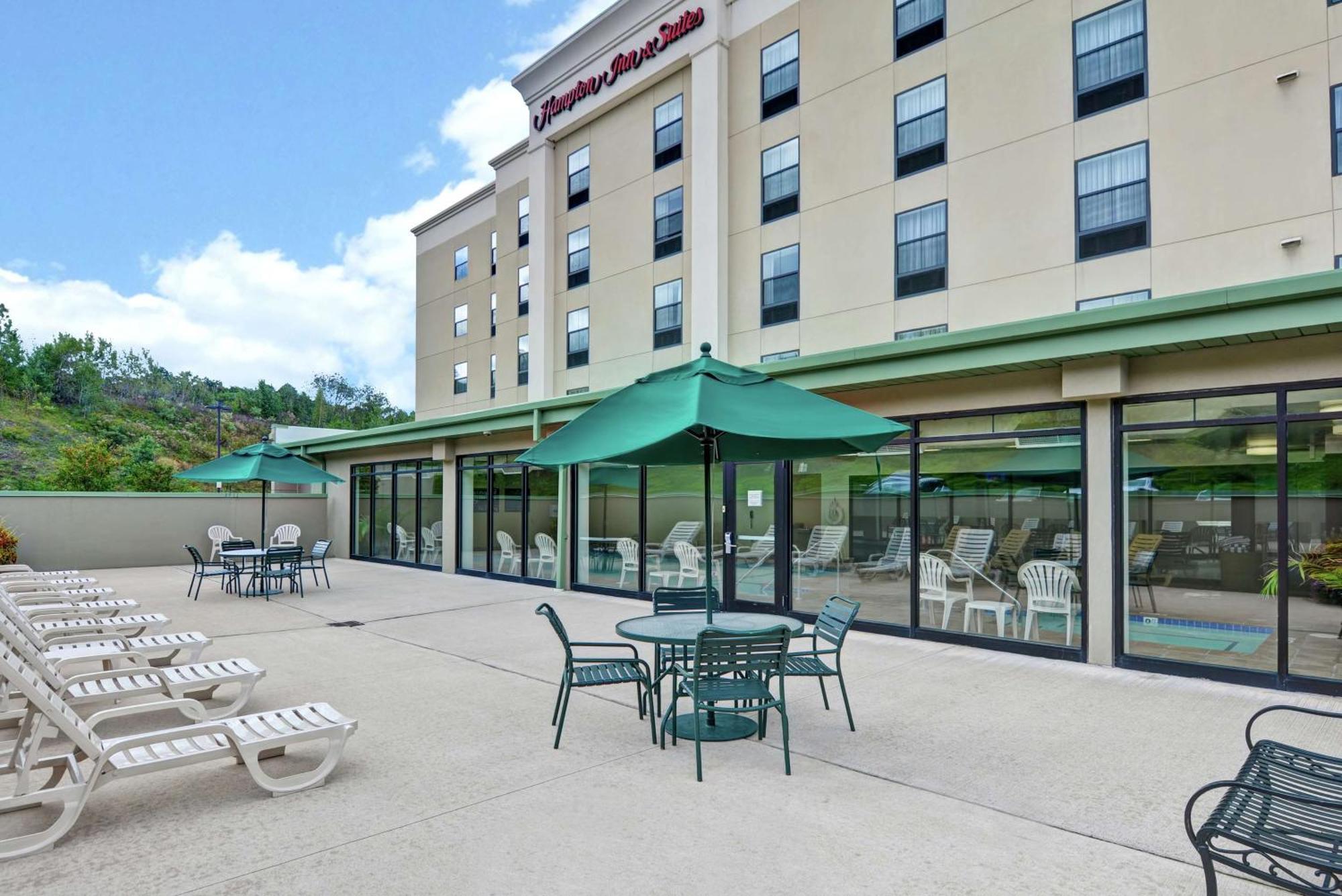 Hampton Inn & Suites Уилкс Бар Екстериор снимка