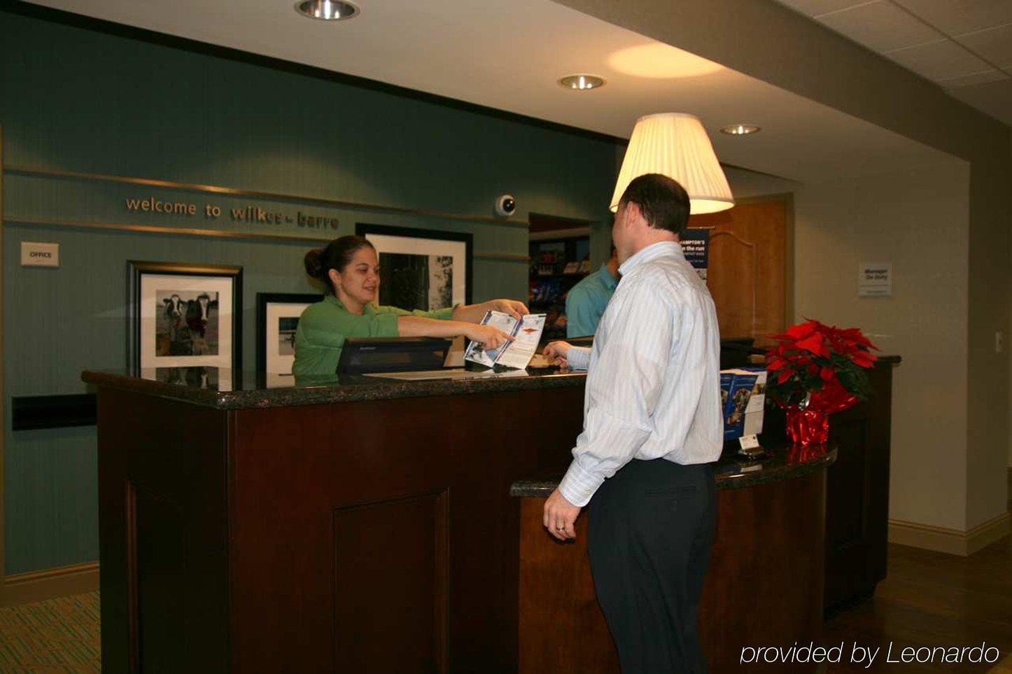 Hampton Inn & Suites Уилкс Бар Интериор снимка