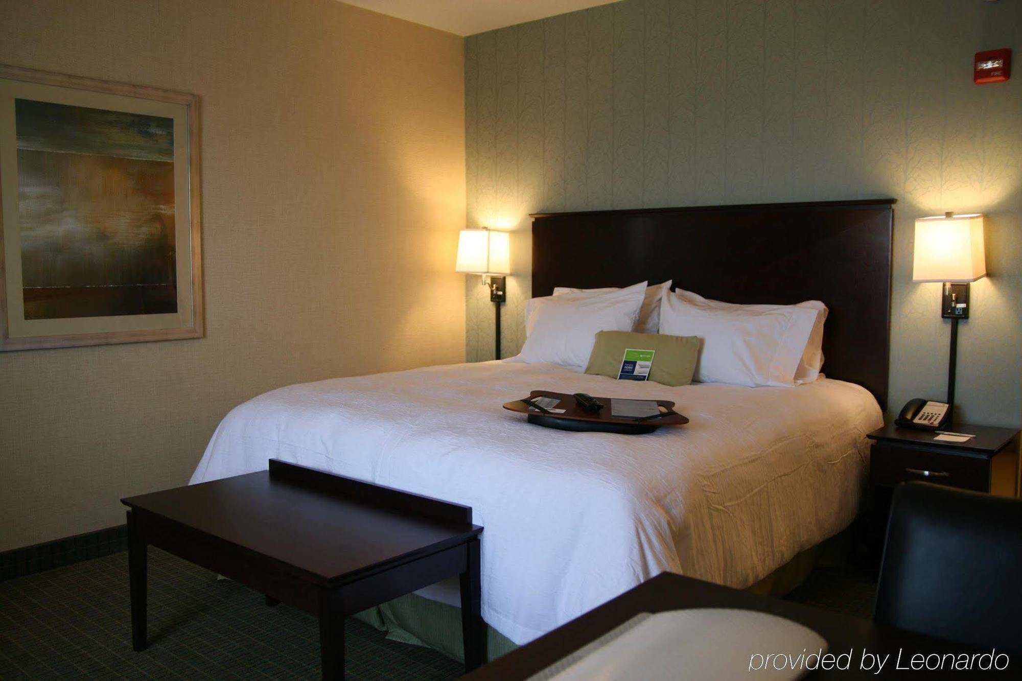 Hampton Inn & Suites Уилкс Бар Стая снимка
