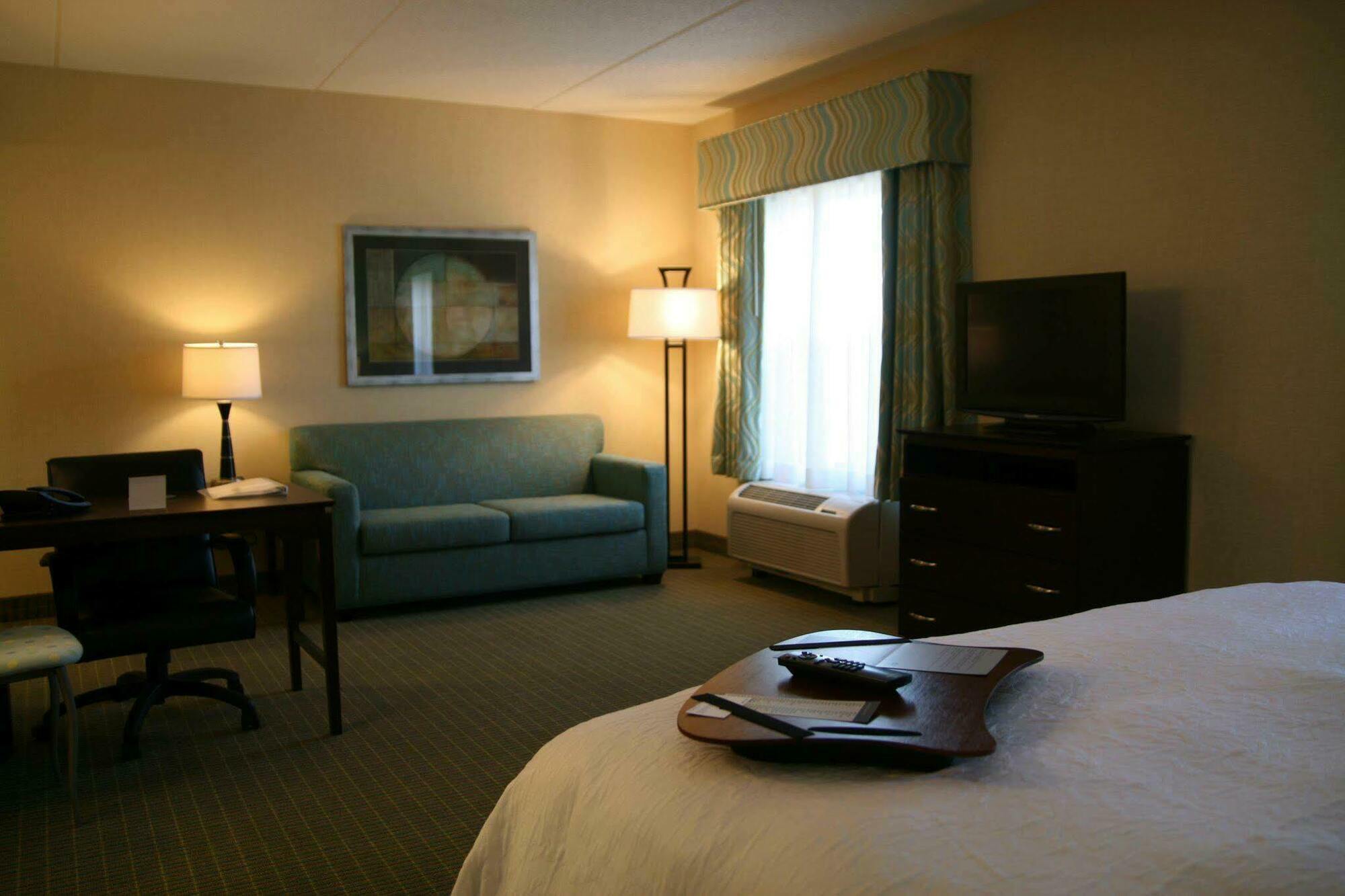 Hampton Inn & Suites Уилкс Бар Стая снимка